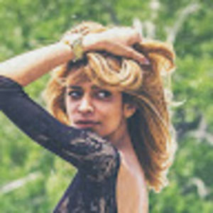 Meet your Posher, Houriya